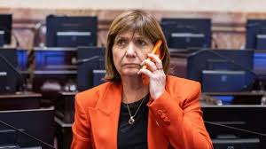 Crisis en el Senado: Patricia Bullrich desafió a Javier Milei por el veto a una candidata a jueza y ofreció su renuncia